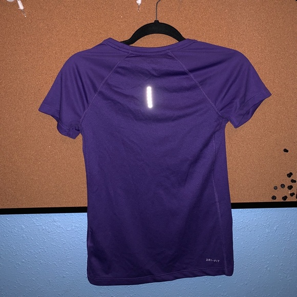 NIKE DRI FIT SHIRT purple - Picture 3 of 3